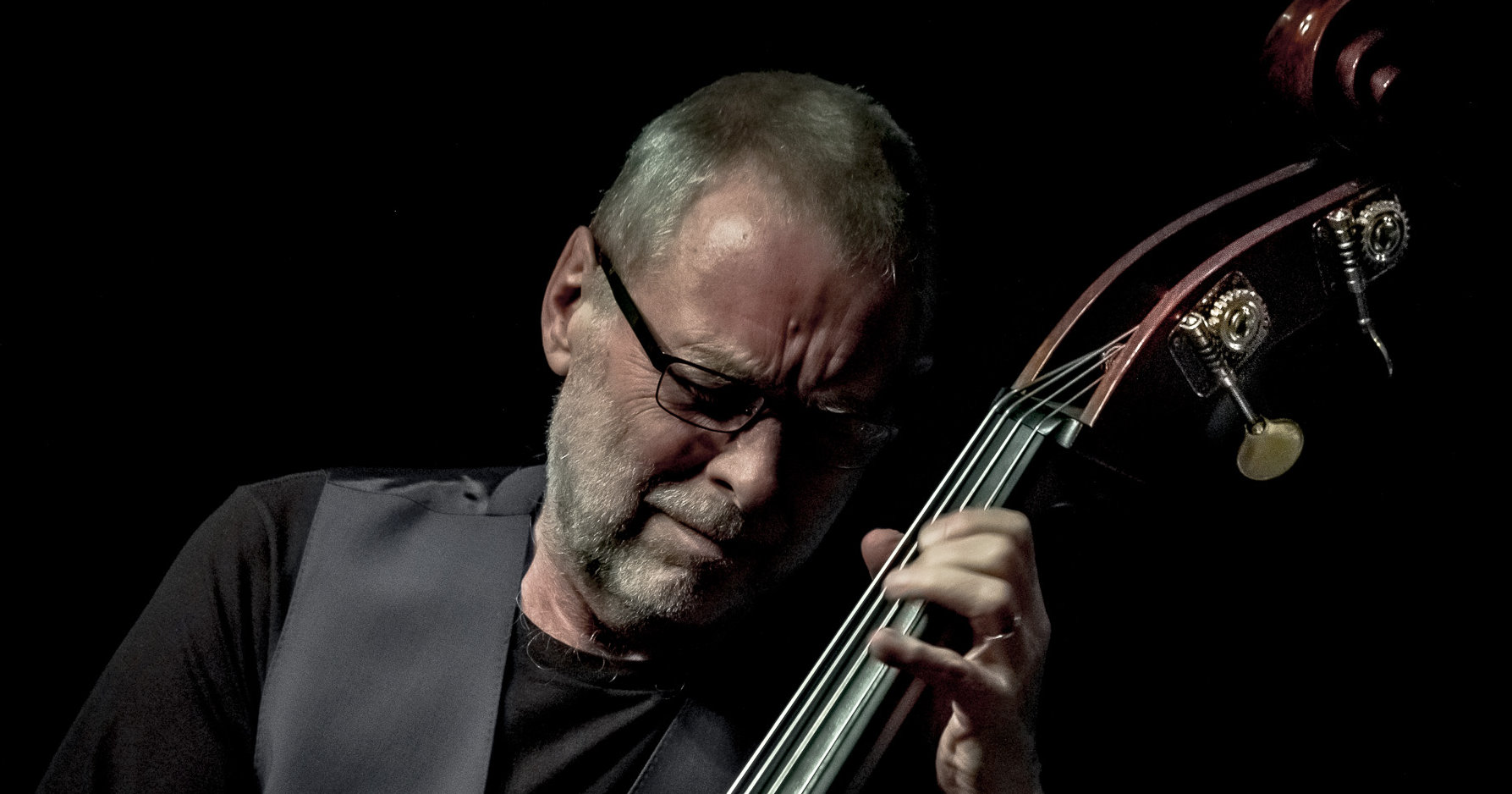 dave-holland-social